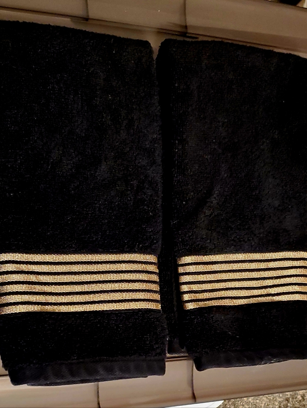 Set of 2 Juicy Couture Terry Clothe Hand Towels Black / Gold